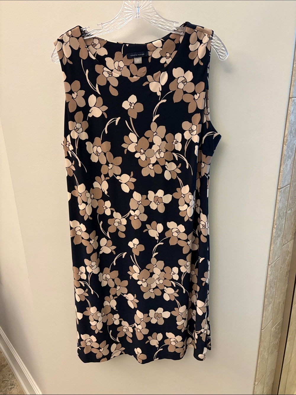 Size 14 Tommy Hilfiger Sleeveless Black Floral Shift Dress - Neutral Blossom